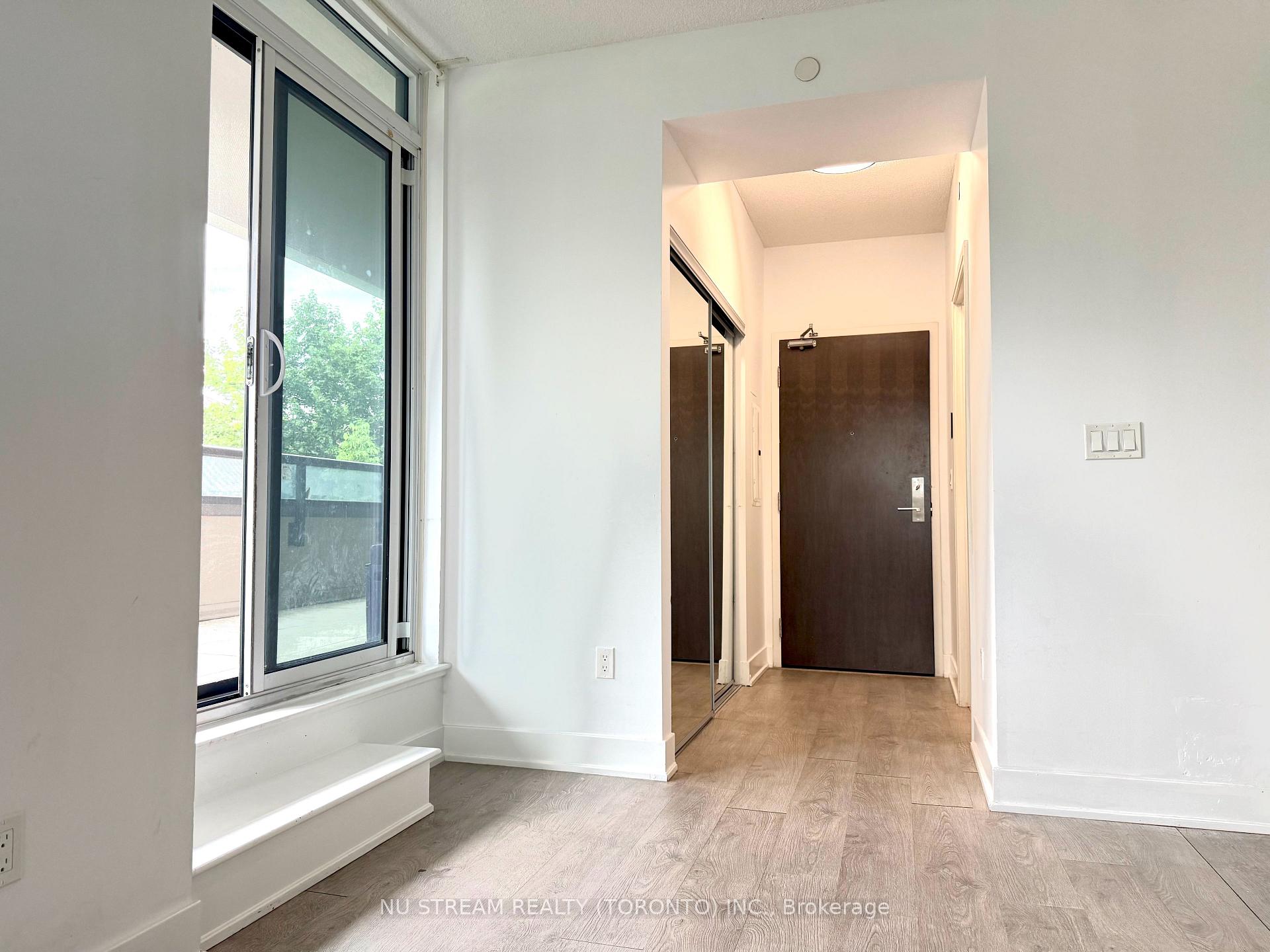 Photo 16 of Unit 211, 88 Sheppard Avenue E, North York, Willowdale East — HOMEH