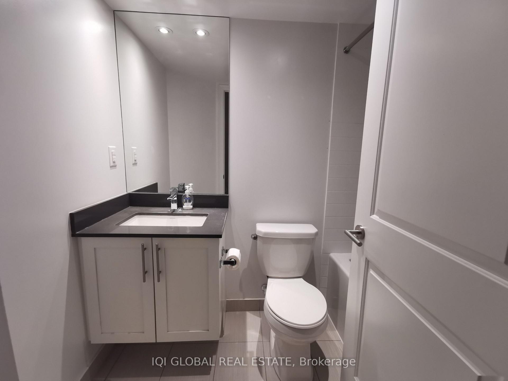 Photo 5 of Unit 1512, 400 Adelaide Street E, Toronto, Moss Park — HOMEH