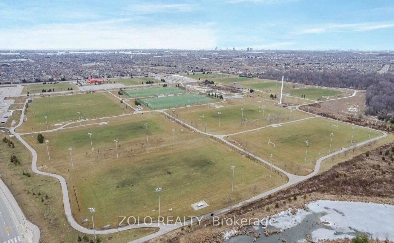 Photo 24 of 4 Soldier Street, Brampton, Northwest Brampton — HOMEH