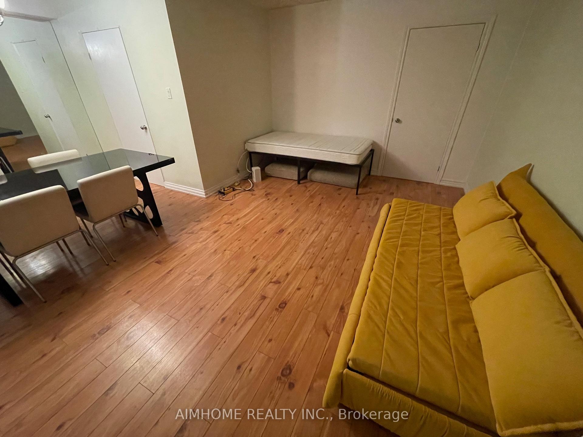 Photo 4 of Unit 812, 177 Linus Road, North York, Don Valley Village — HOMEH