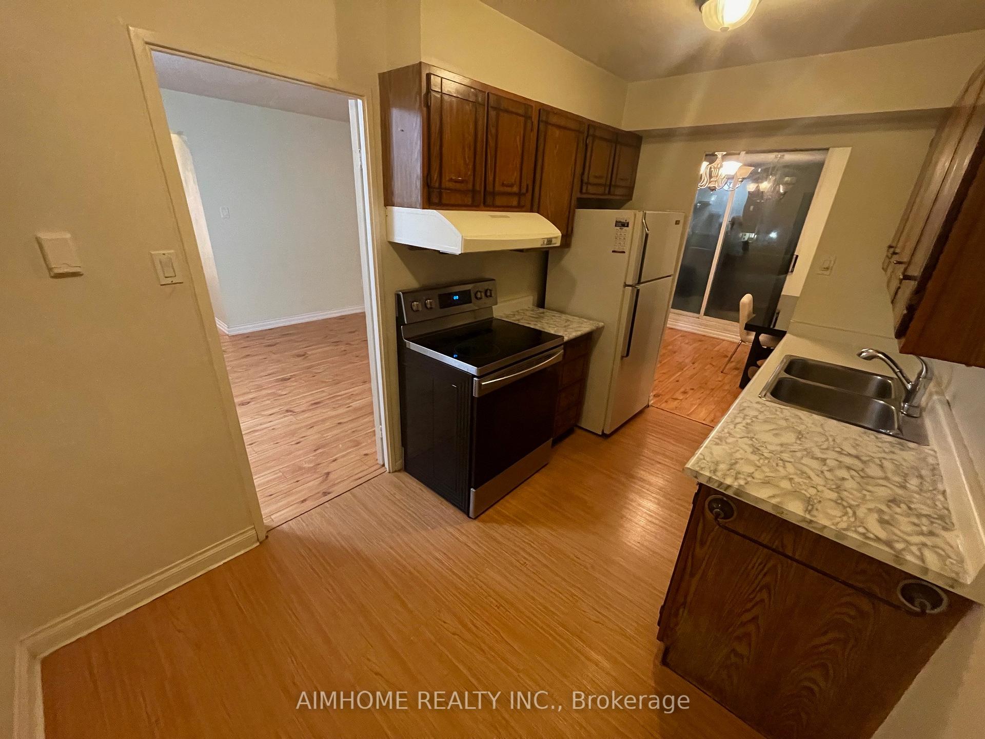 Photo 11 of Unit 812, 177 Linus Road, North York, Don Valley Village — HOMEH