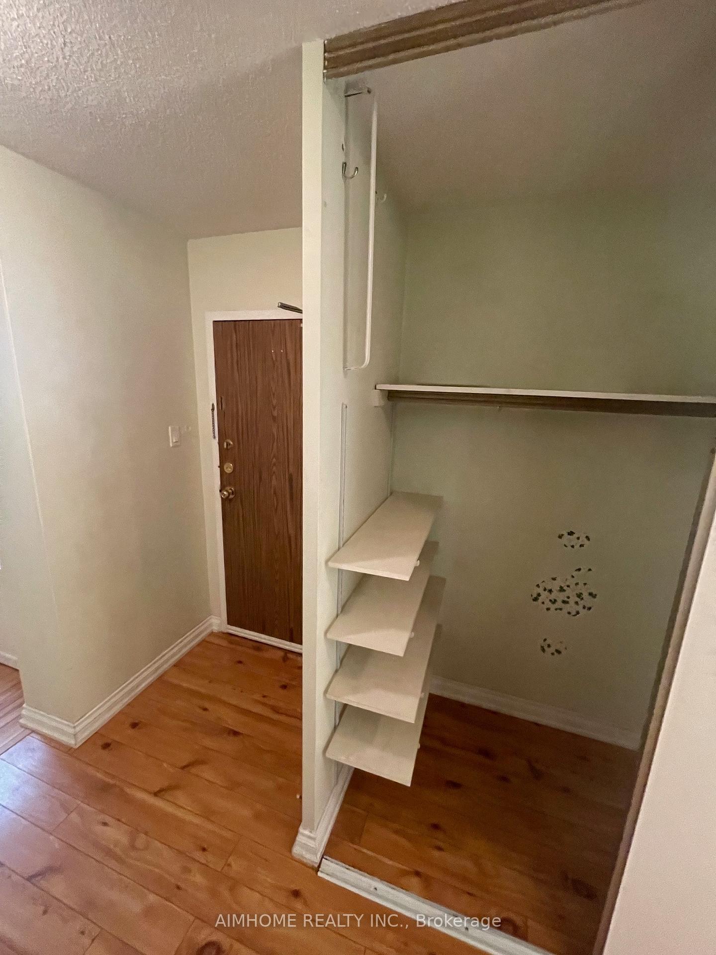 Photo 8 of Unit 812, 177 Linus Road, North York, Don Valley Village — HOMEH