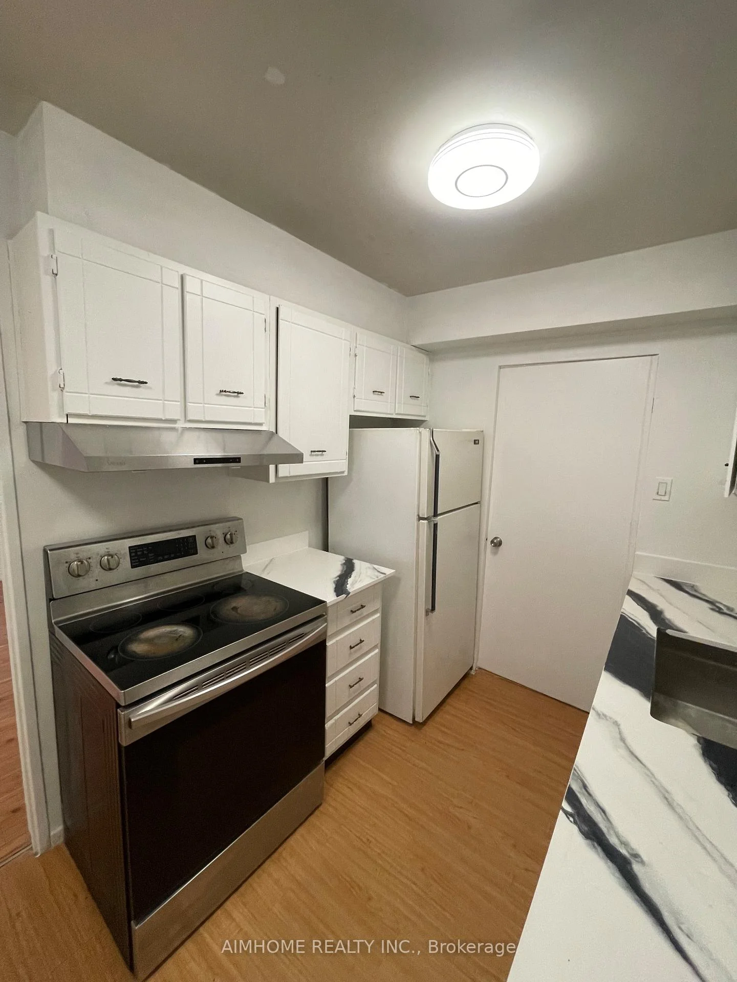 Photo 13 of Unit 812, 177 Linus Road, North York, Don Valley Village — HOMEH