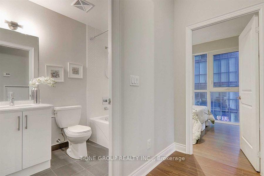 Photo 15 of Unit 2204, 28 Ted Rogers Way, Toronto, Church-Yonge Corridor — HOMEH