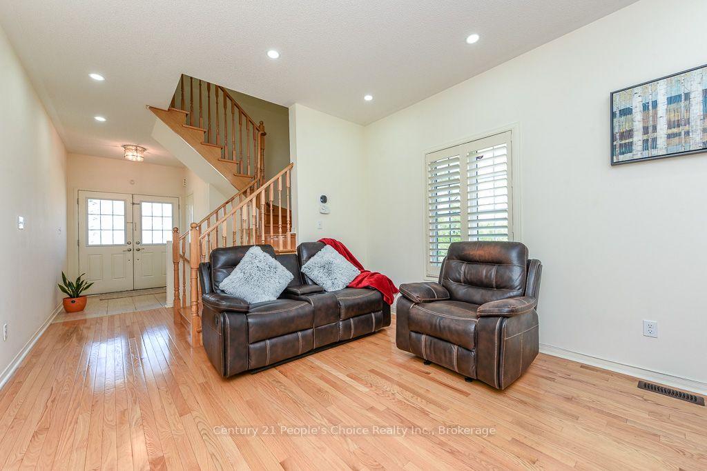 Photo 9 of 270 Brussels Avenue, Brampton, Sandringham-Wellington — HOMEH