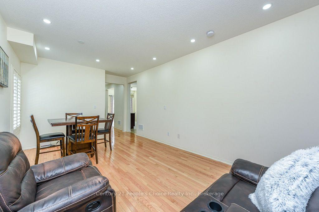 Photo 10 of 270 Brussels Avenue, Brampton, Sandringham-Wellington — HOMEH