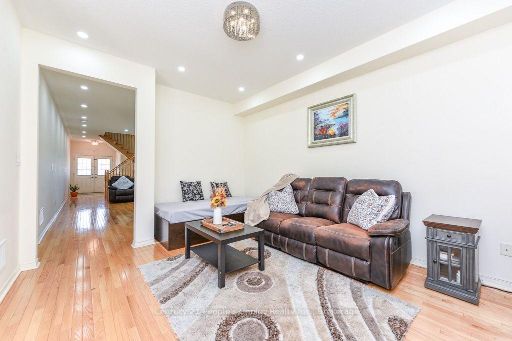 Photo 12 of 270 Brussels Avenue, Brampton, Sandringham-Wellington — HOMEH