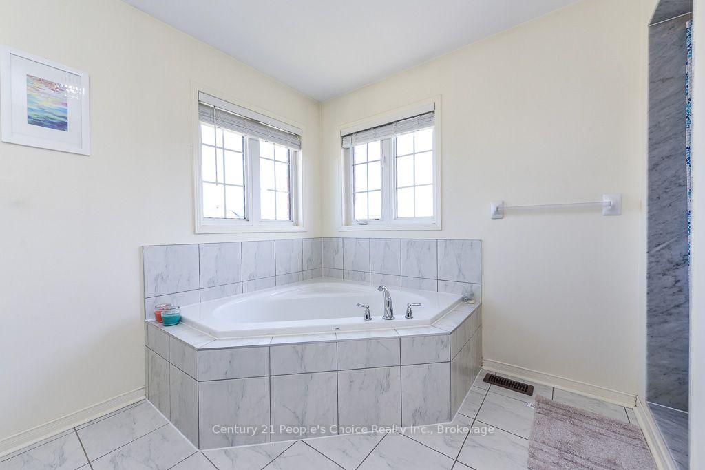 Photo 34 of 270 Brussels Avenue, Brampton, Sandringham-Wellington — HOMEH