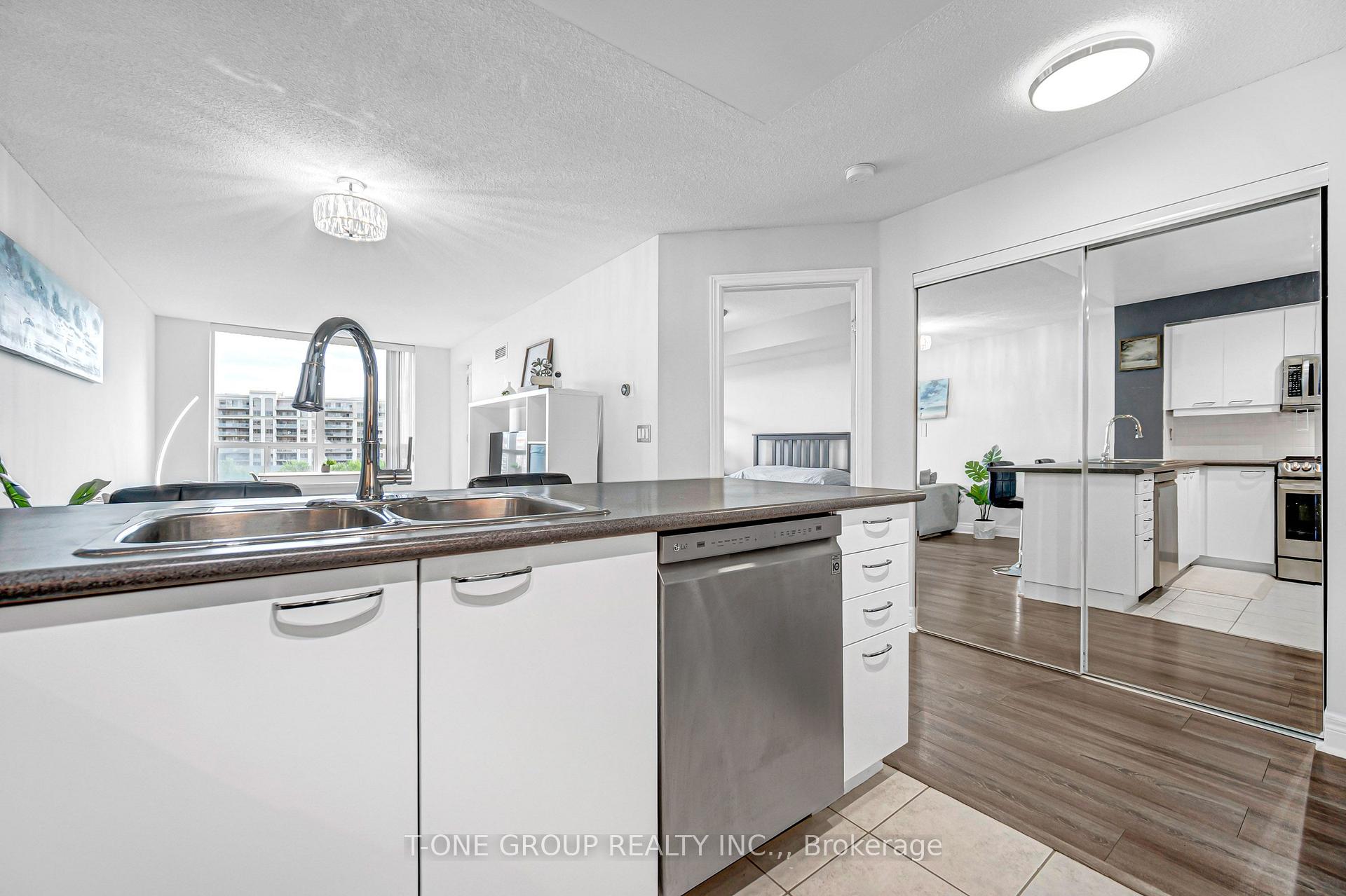 Photo 2 of Unit 720, 48 Suncrest Boulevard, Markham, Commerce Valley — HOMEH