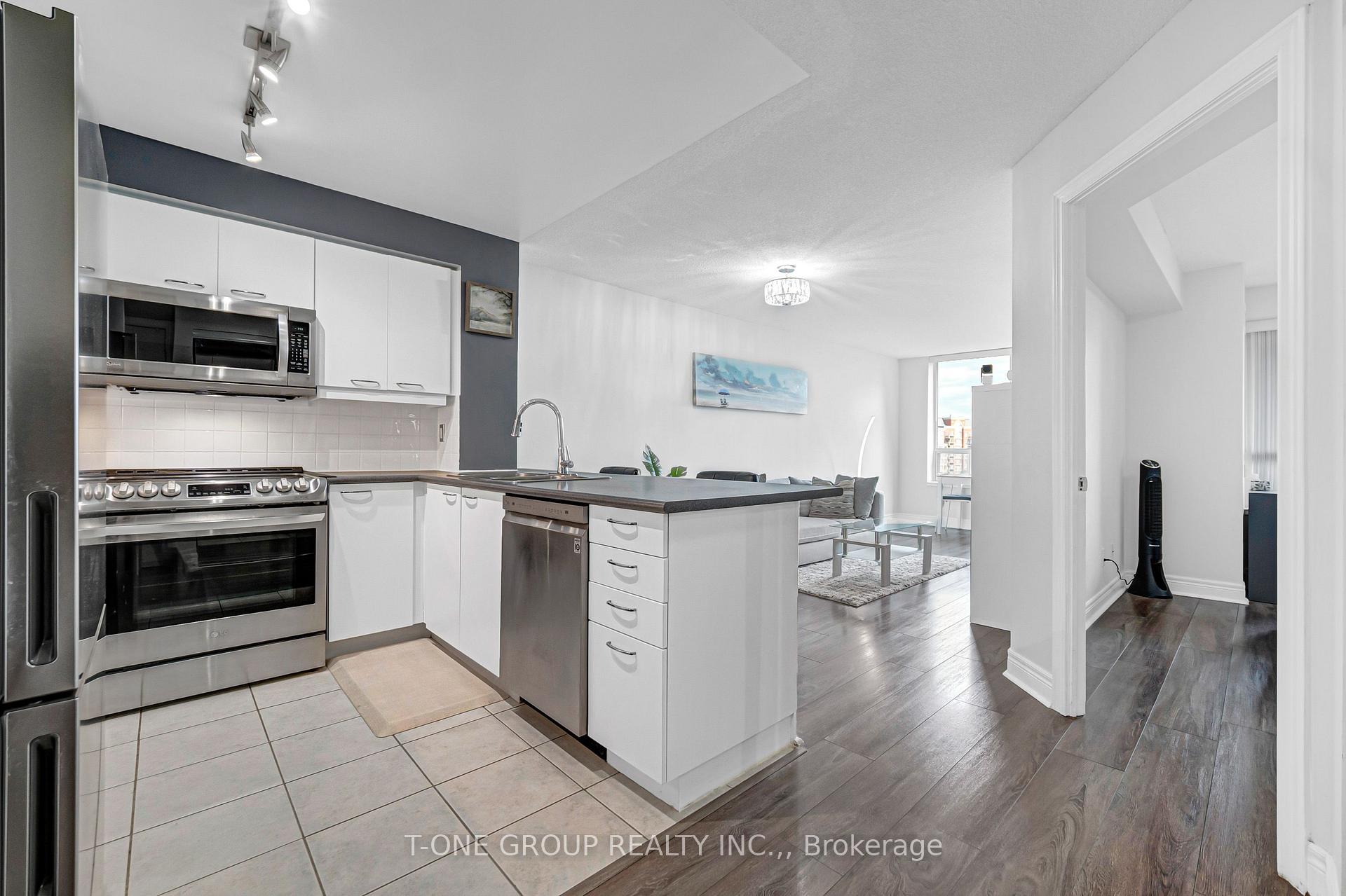 Photo 3 of Unit 720, 48 Suncrest Boulevard, Markham, Commerce Valley — HOMEH
