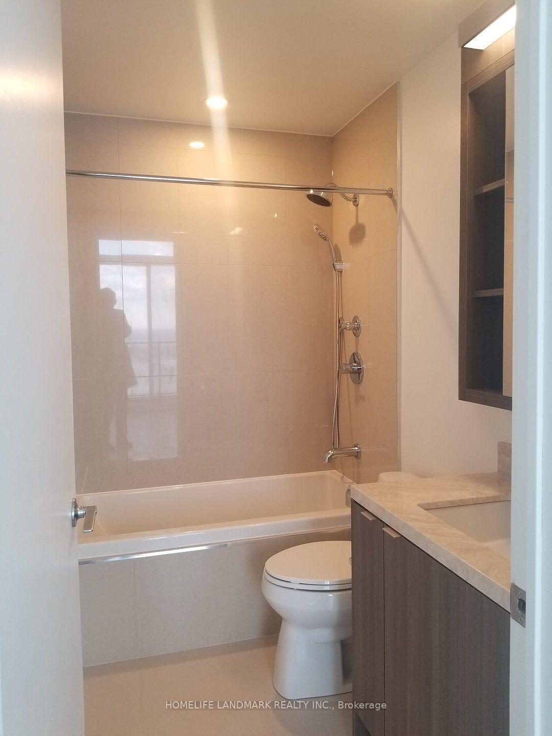 Photo 8 of Unit 5301, 125 Blue Jays Way, Toronto, Waterfront Communities — HOMEH