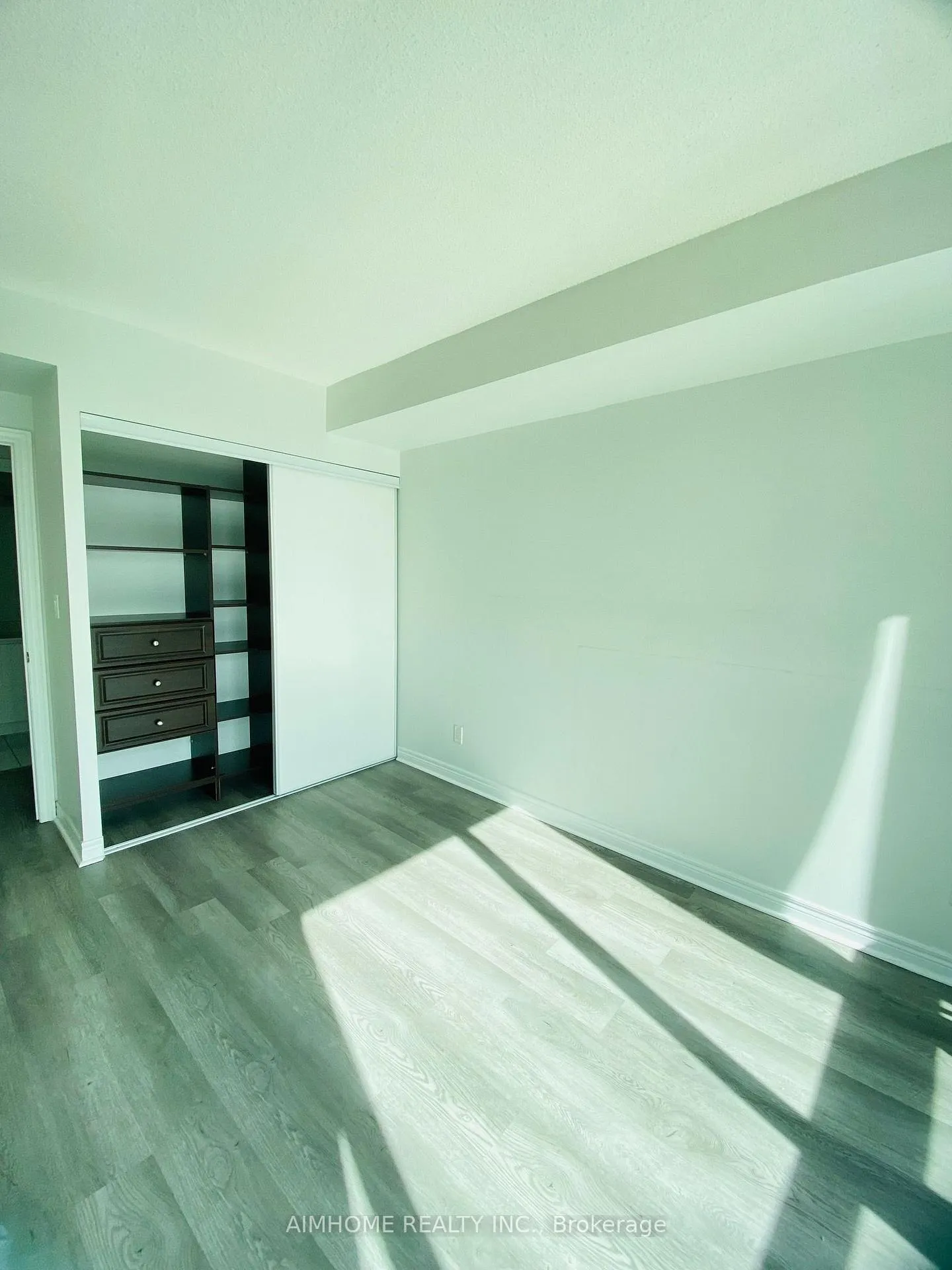 Photo 6 of Unit 1208, 100 Promenade Circle, Vaughan, Brownridge — HOMEH