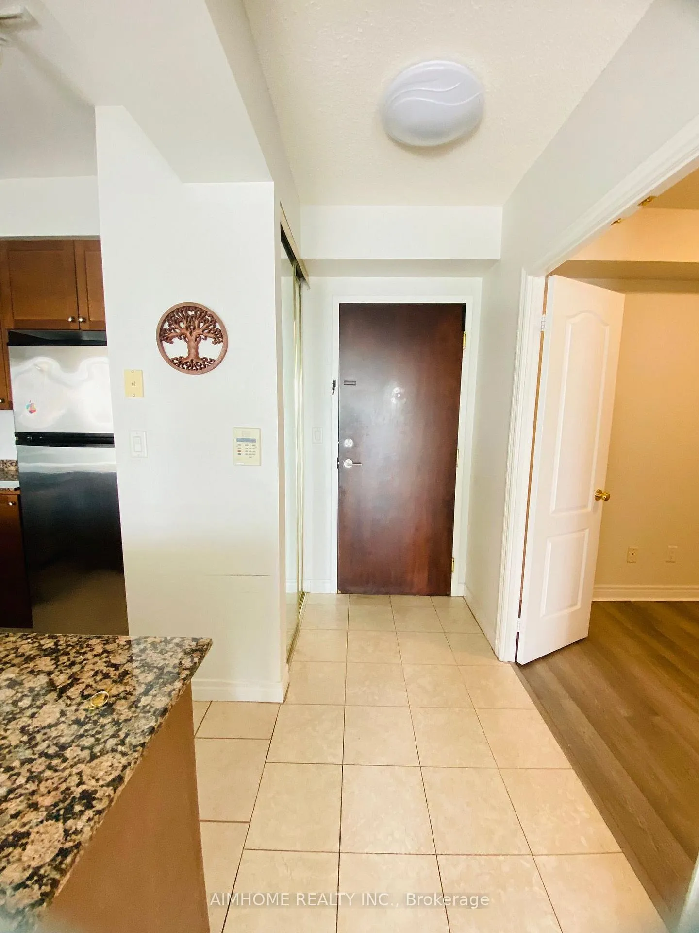 Photo 7 of Unit 1208, 100 Promenade Circle, Vaughan, Brownridge — HOMEH