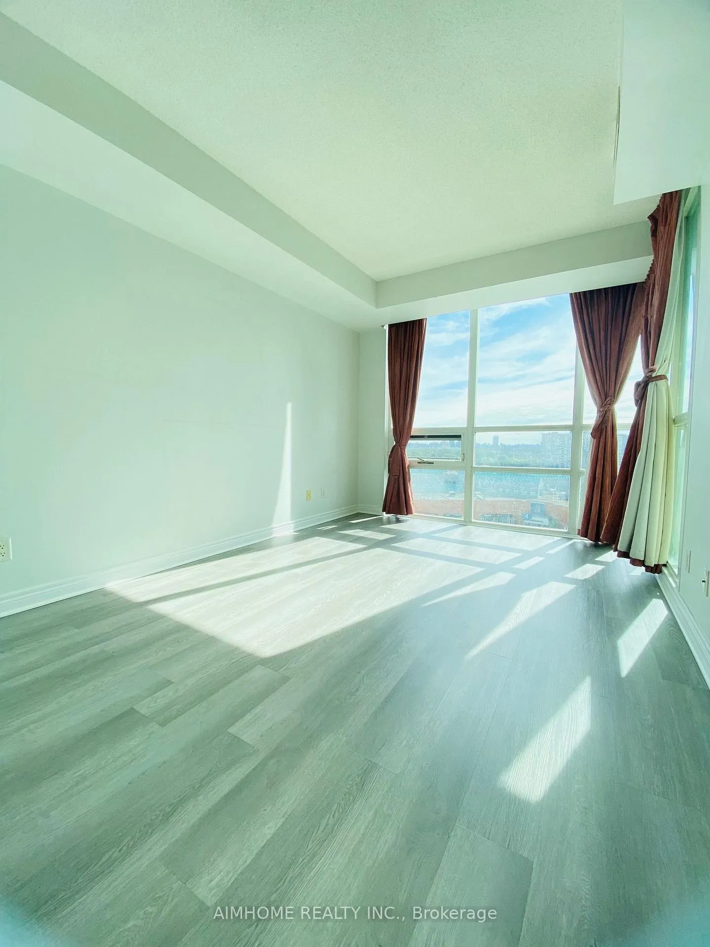 Photo 8 of Unit 1208, 100 Promenade Circle, Vaughan, Brownridge — HOMEH