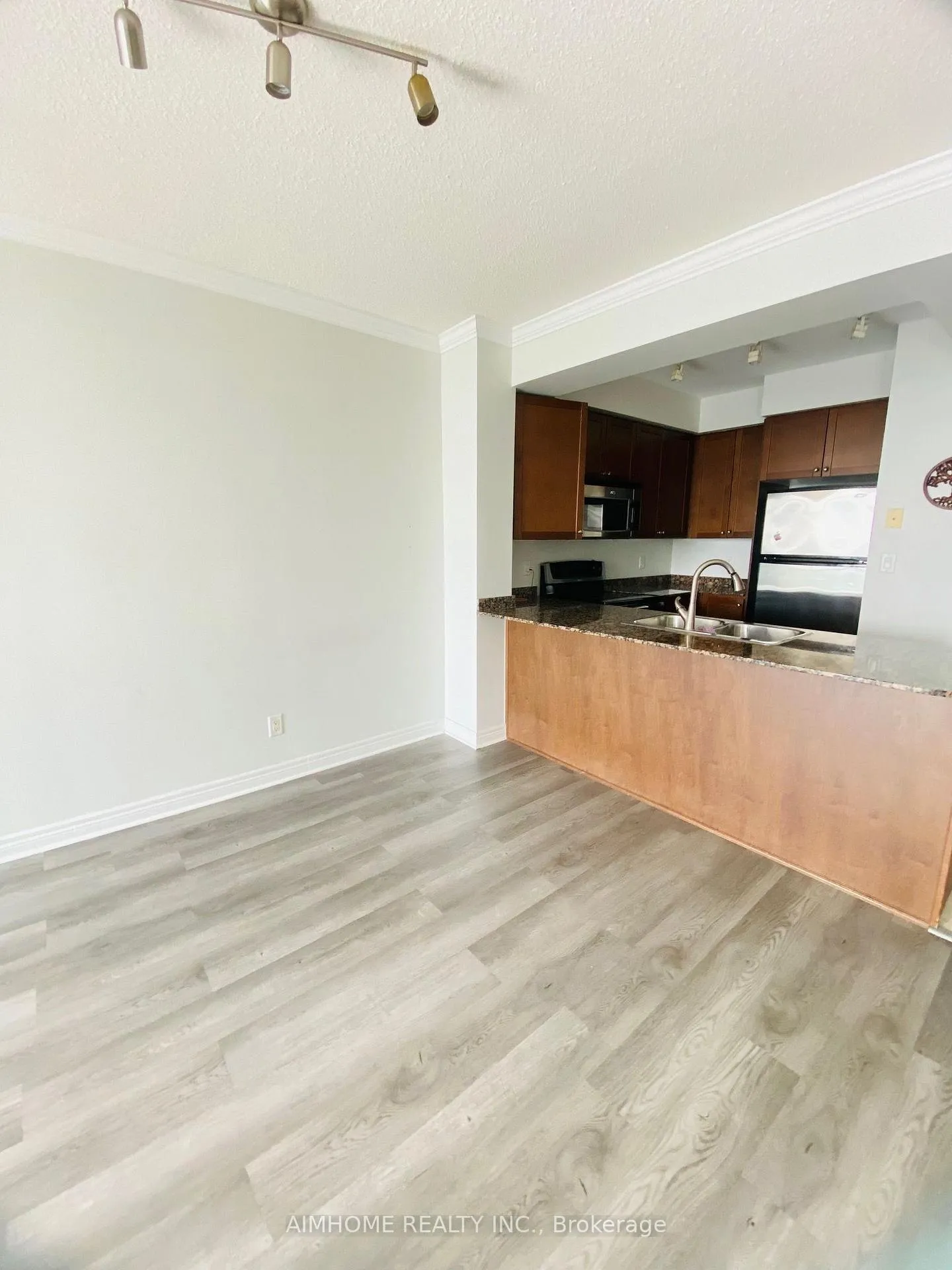Photo 9 of Unit 1208, 100 Promenade Circle, Vaughan, Brownridge — HOMEH