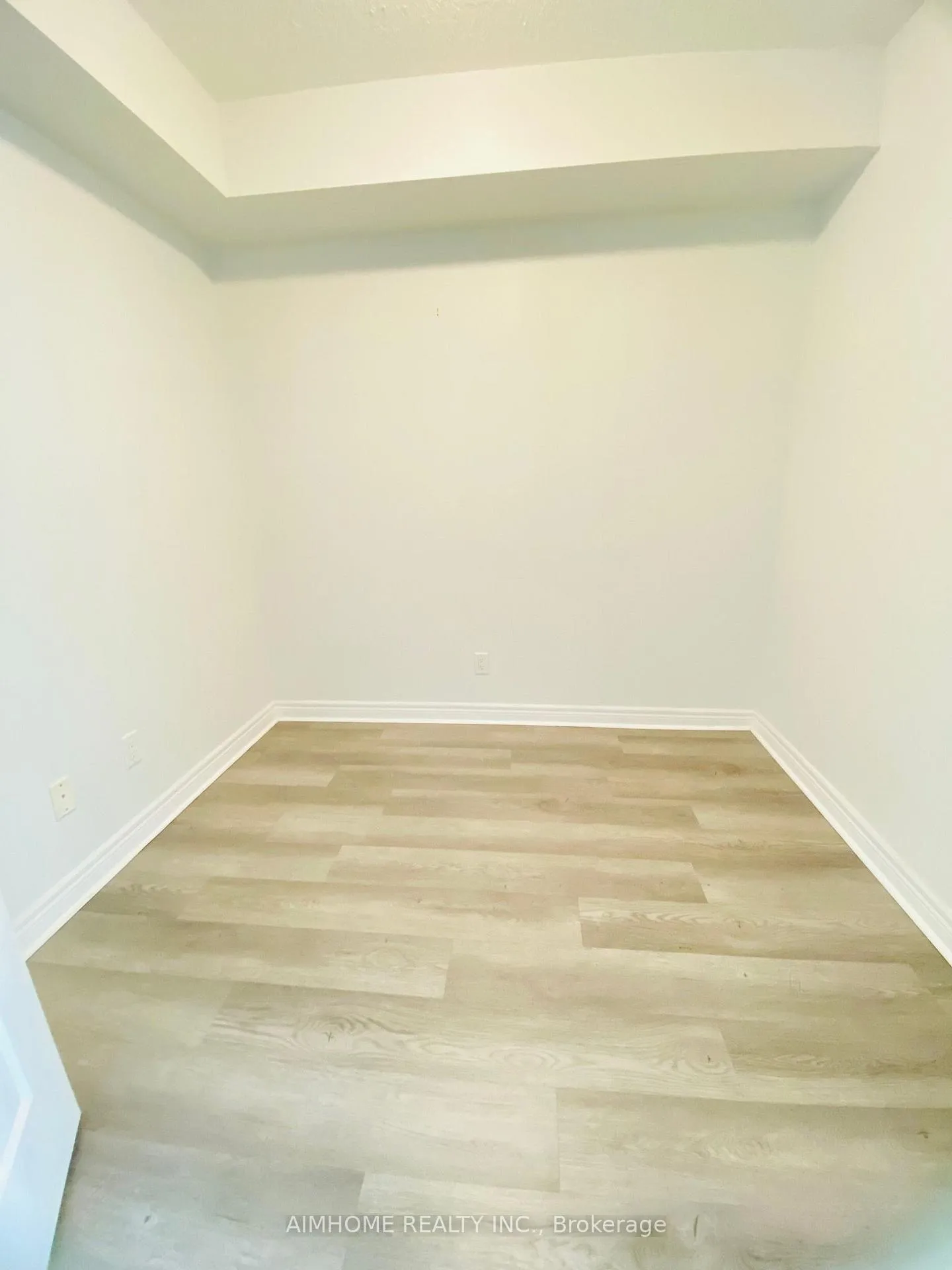 Photo 11 of Unit 1208, 100 Promenade Circle, Vaughan, Brownridge — HOMEH