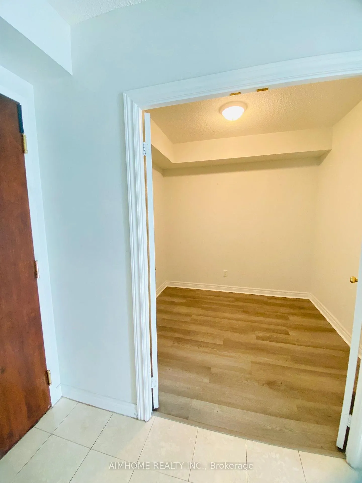 Photo 12 of Unit 1208, 100 Promenade Circle, Vaughan, Brownridge — HOMEH