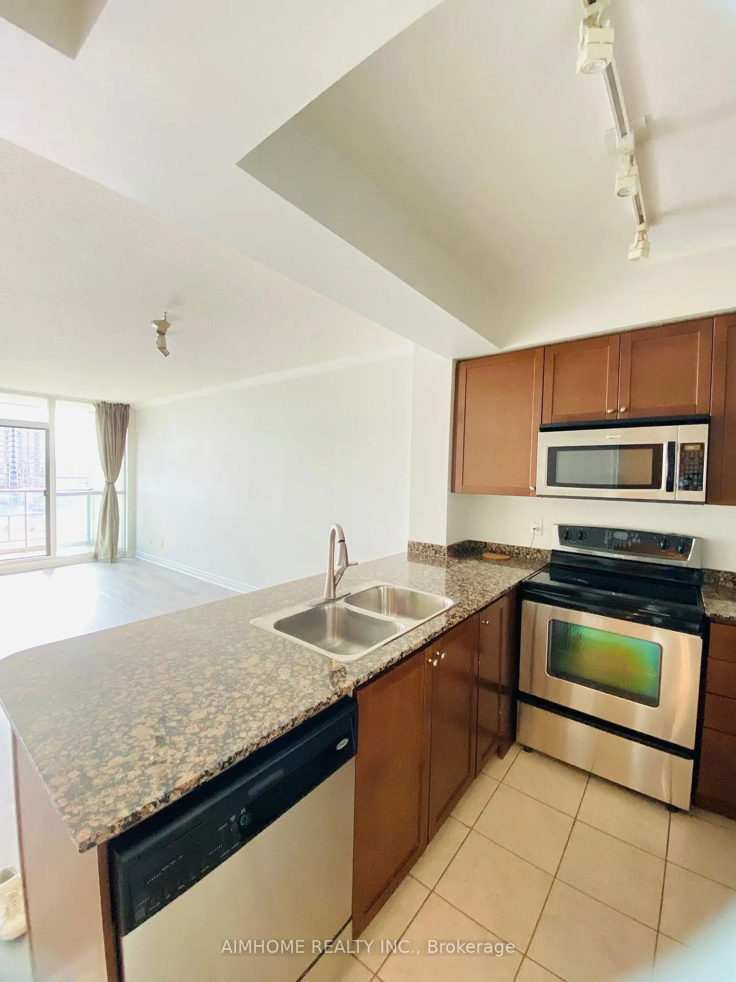 Photo 14 of Unit 1208, 100 Promenade Circle, Vaughan, Brownridge — HOMEH