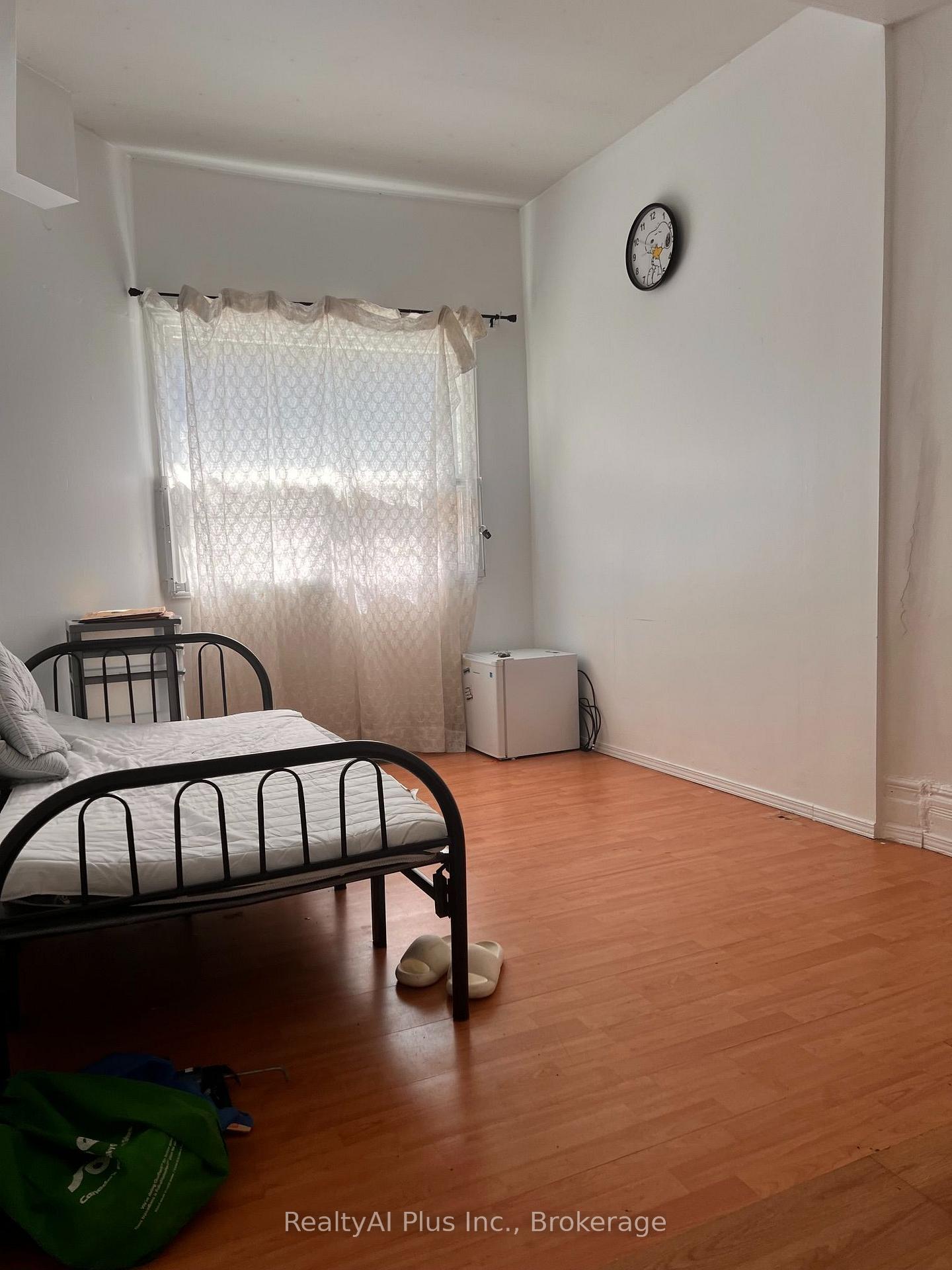 Photo 4 of 182 Boulton Avenue, Toronto, South Riverdale — HOMEH