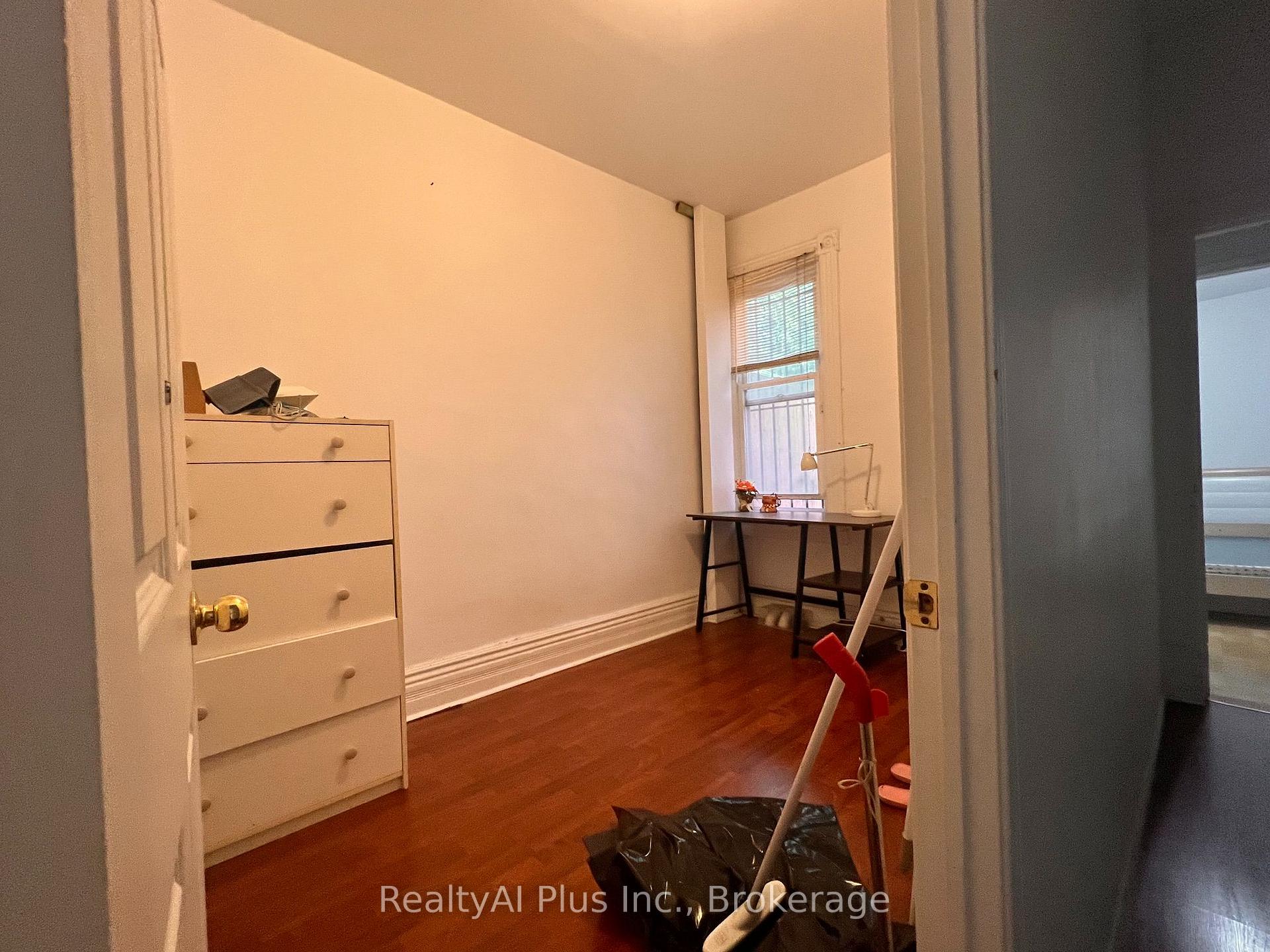 Photo 15 of 182 Boulton Avenue, Toronto, South Riverdale — HOMEH