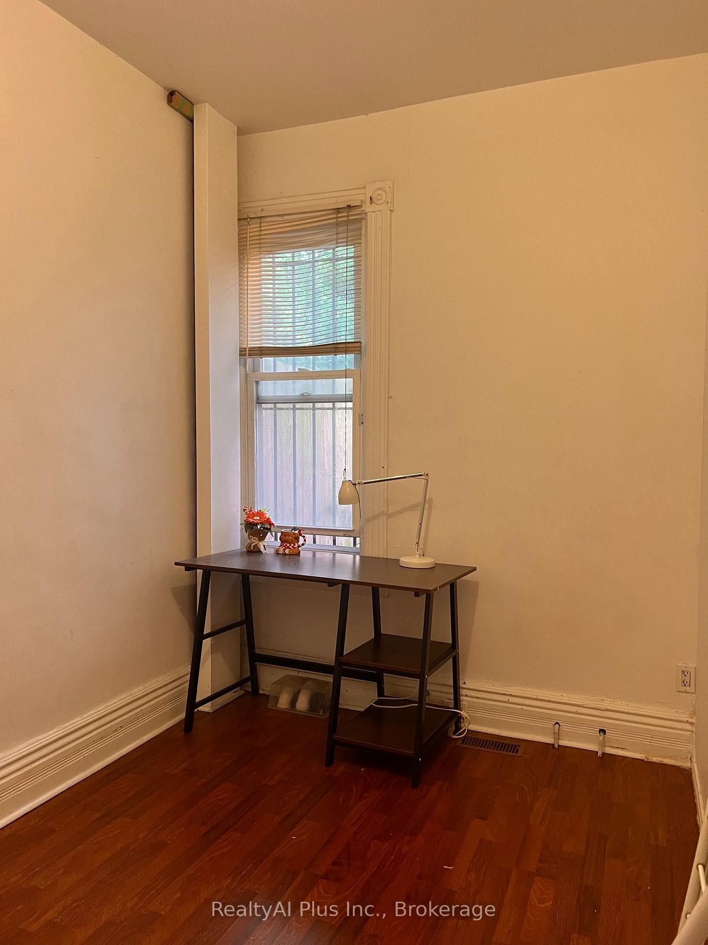 Photo 17 of 182 Boulton Avenue, Toronto, South Riverdale — HOMEH