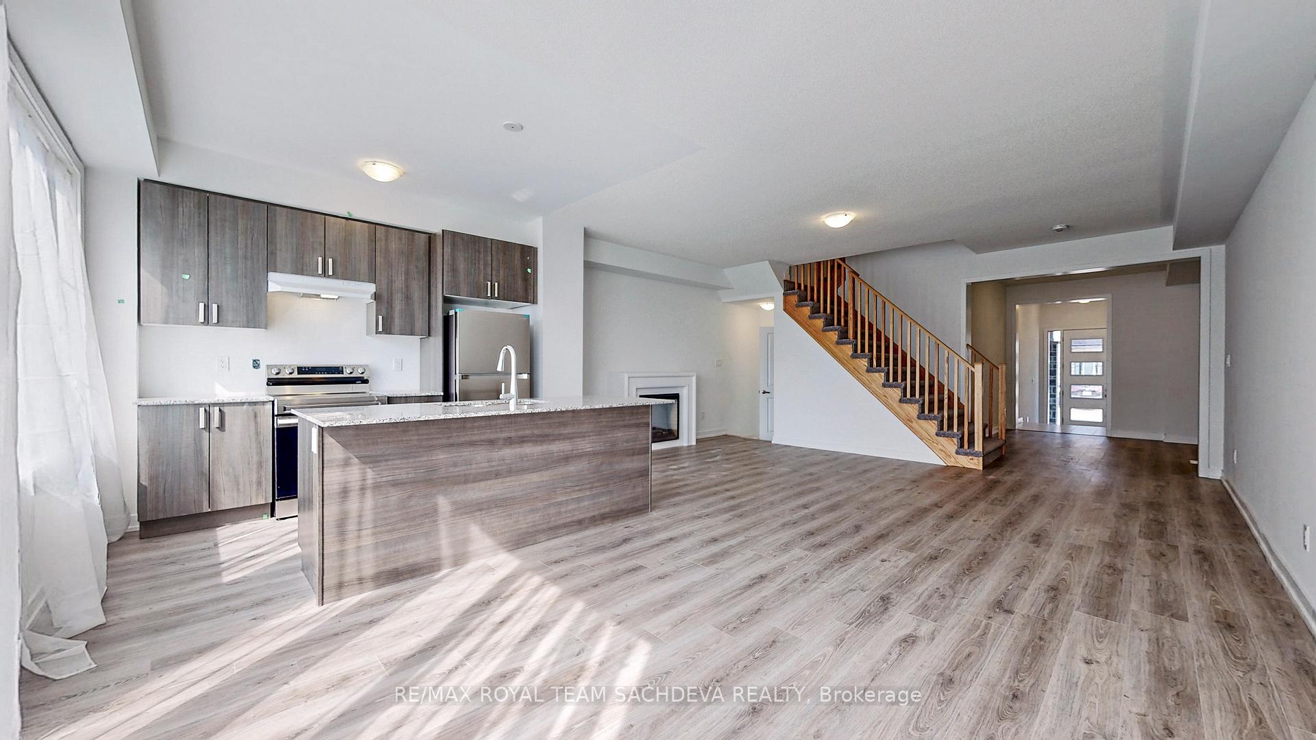 Photo 4 of 73 Pine Gate Place, Whitby, Williamsburg — HOMEH