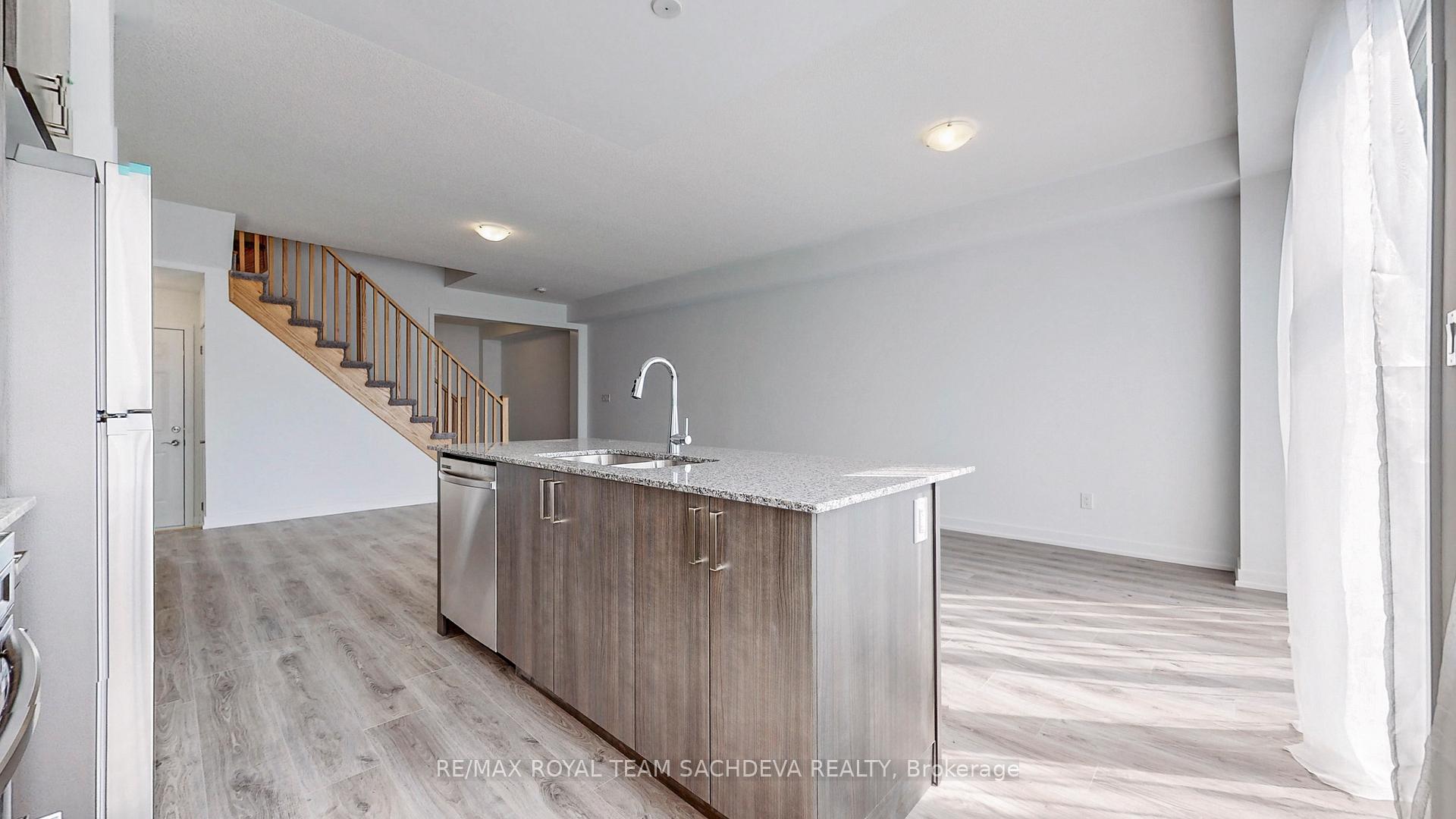 Photo 7 of 73 Pine Gate Place, Whitby, Williamsburg — HOMEH