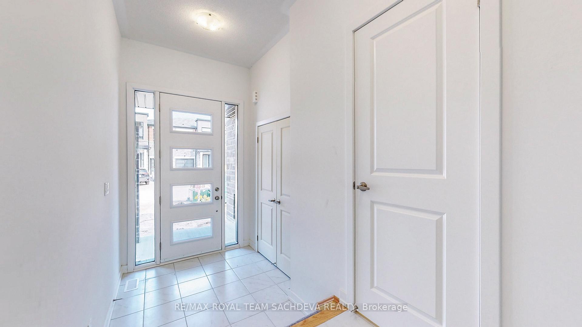 Photo 14 of 73 Pine Gate Place, Whitby, Williamsburg — HOMEH