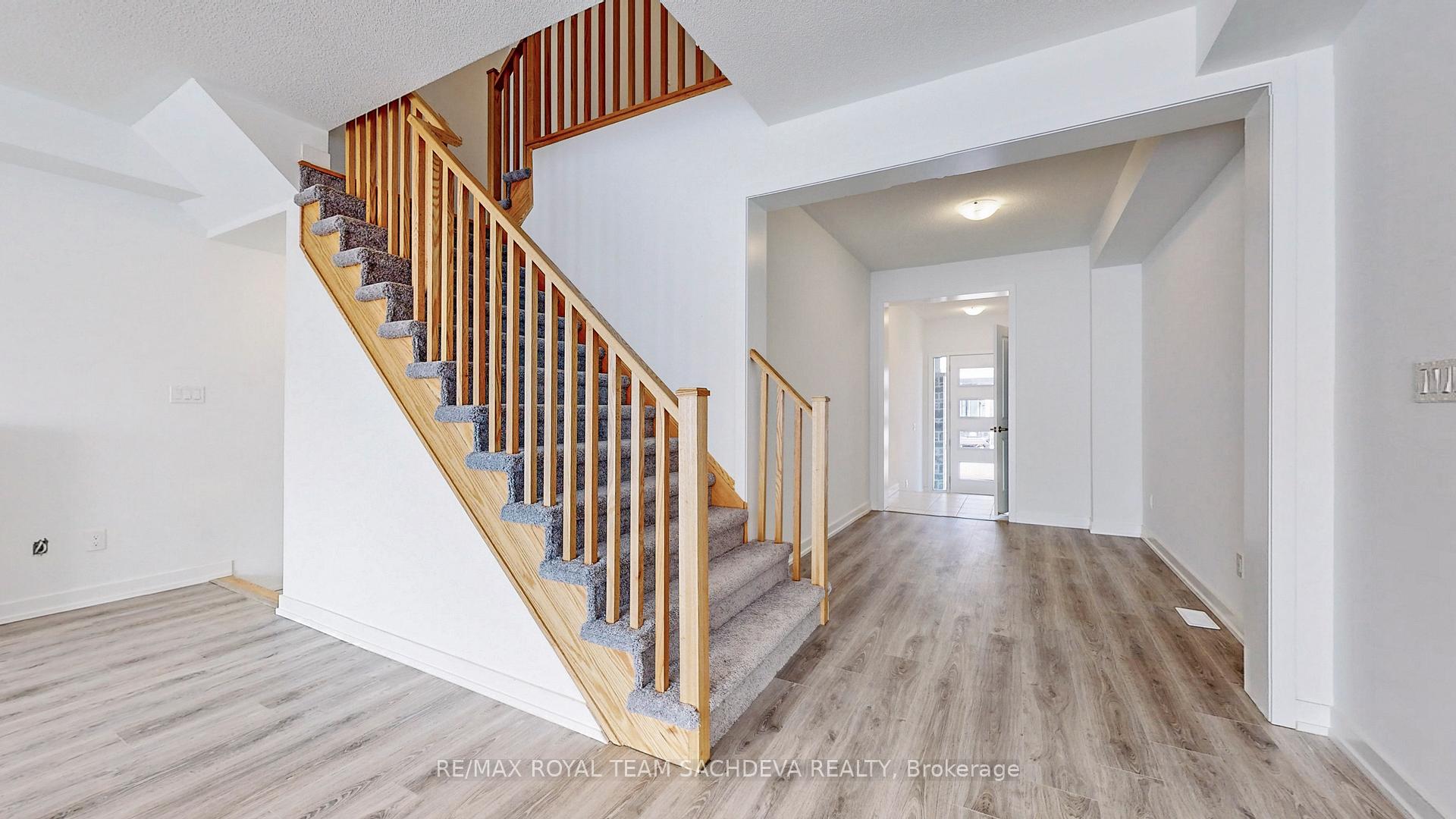 Photo 15 of 73 Pine Gate Place, Whitby, Williamsburg — HOMEH