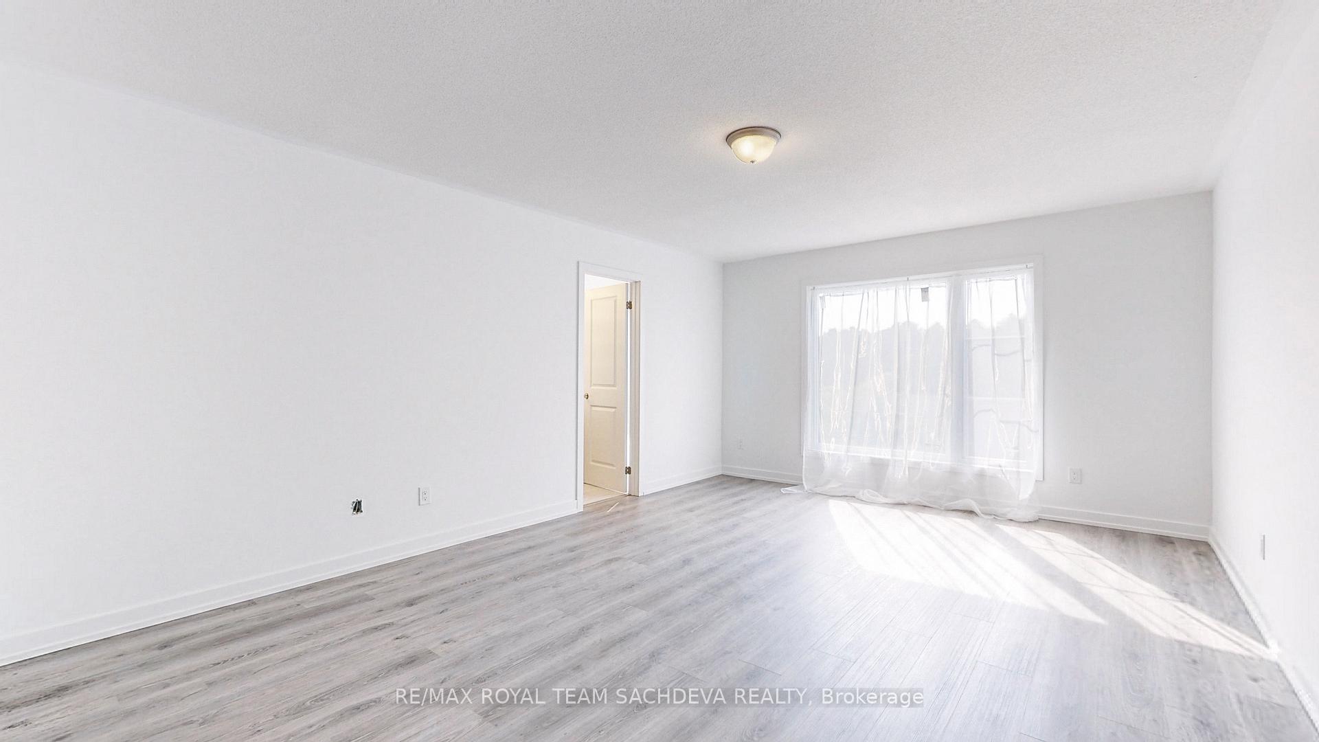 Photo 18 of 73 Pine Gate Place, Whitby, Williamsburg — HOMEH