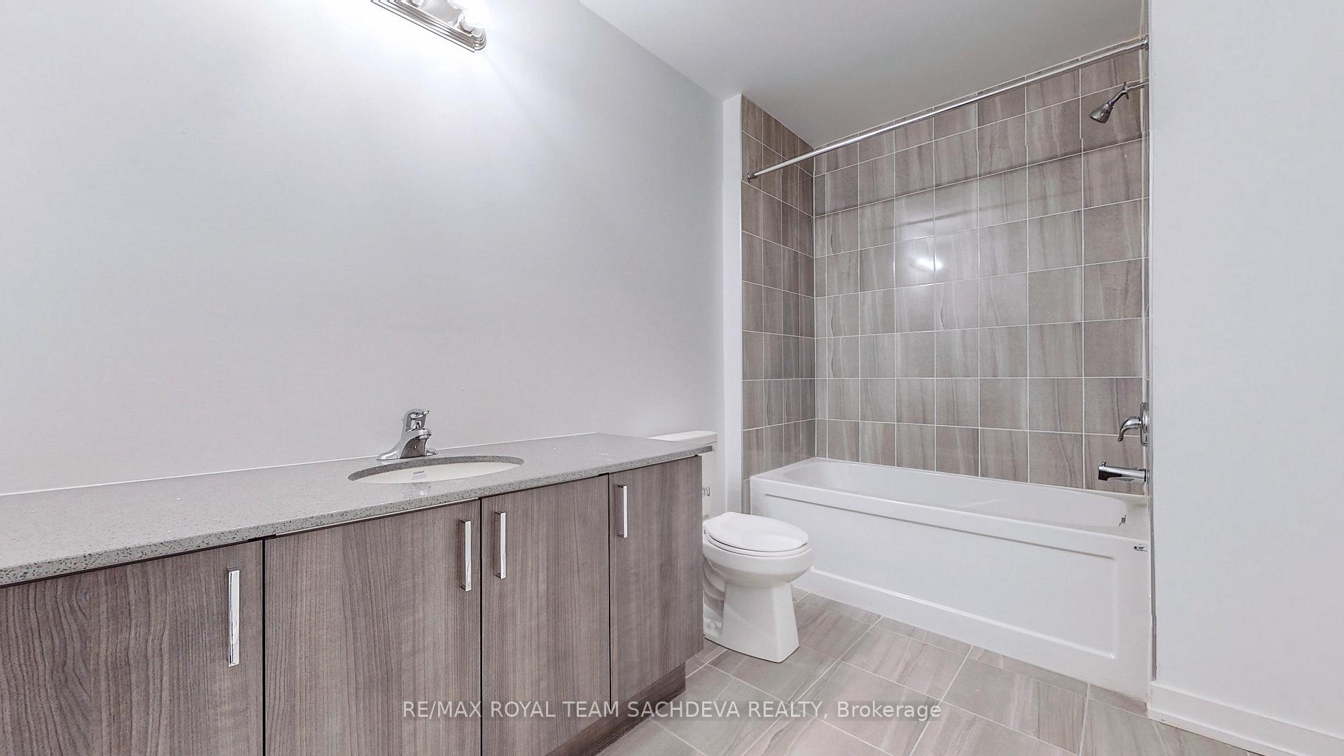 Photo 32 of 73 Pine Gate Place, Whitby, Williamsburg — HOMEH