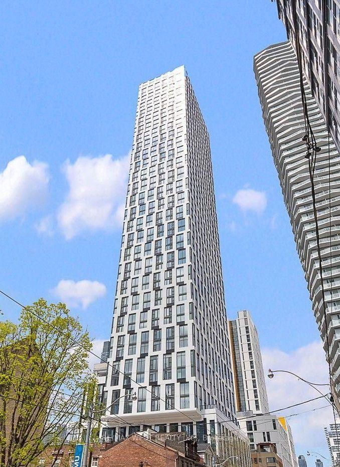 Photo 1 of 252 Church Street, Toronto, Church-Yonge Corridor — HOMEH