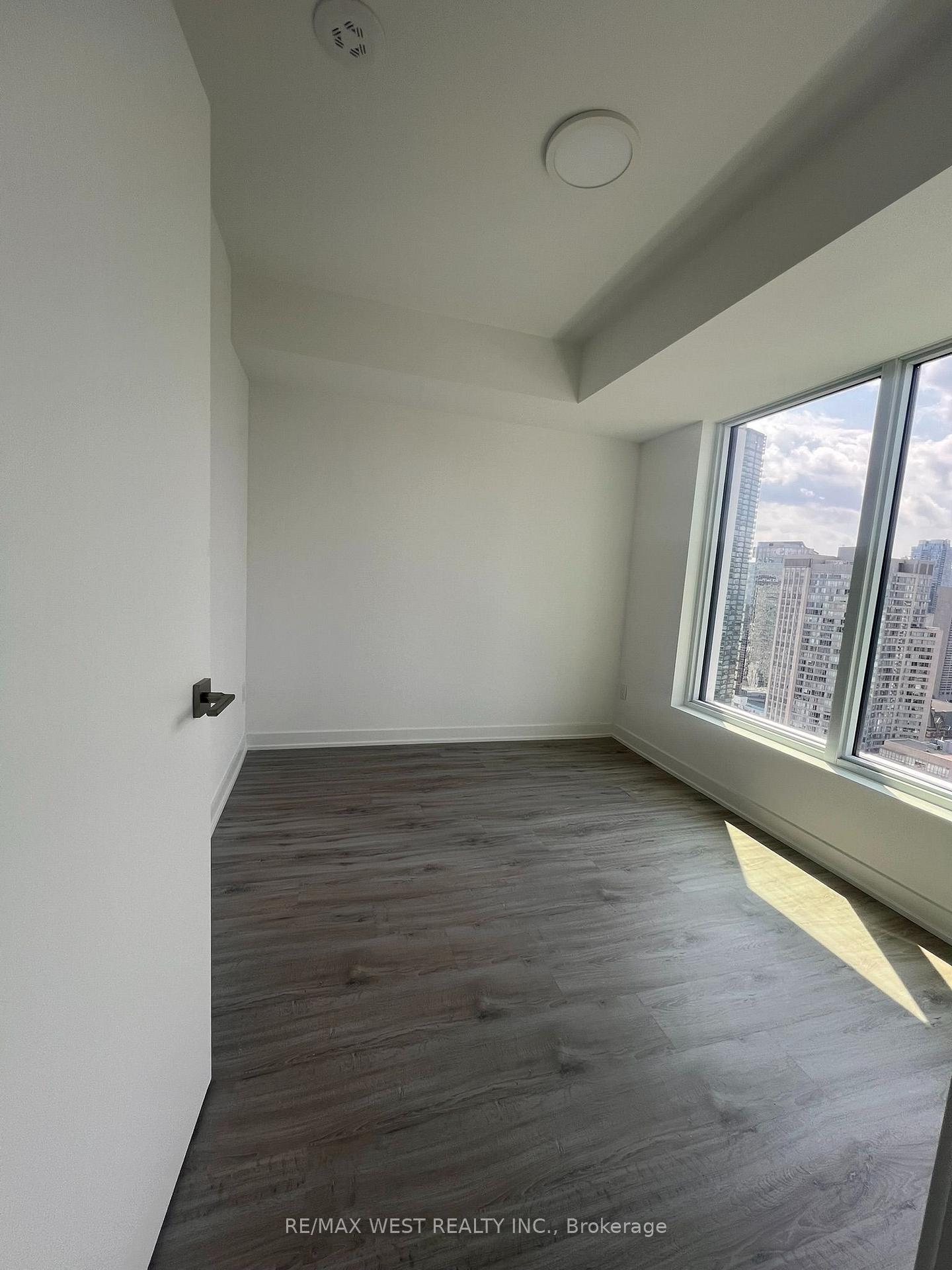 Photo 7 of 252 Church Street, Toronto, Church-Yonge Corridor — HOMEH