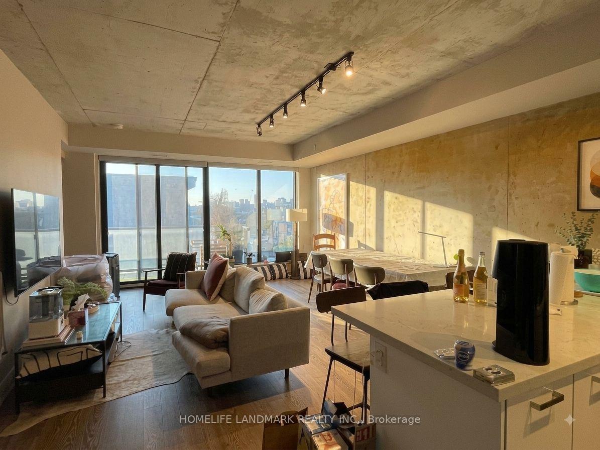 Photo 2 of Unit 716, 608 Richmond Street W, Toronto, Waterfront Communities — HOMEH