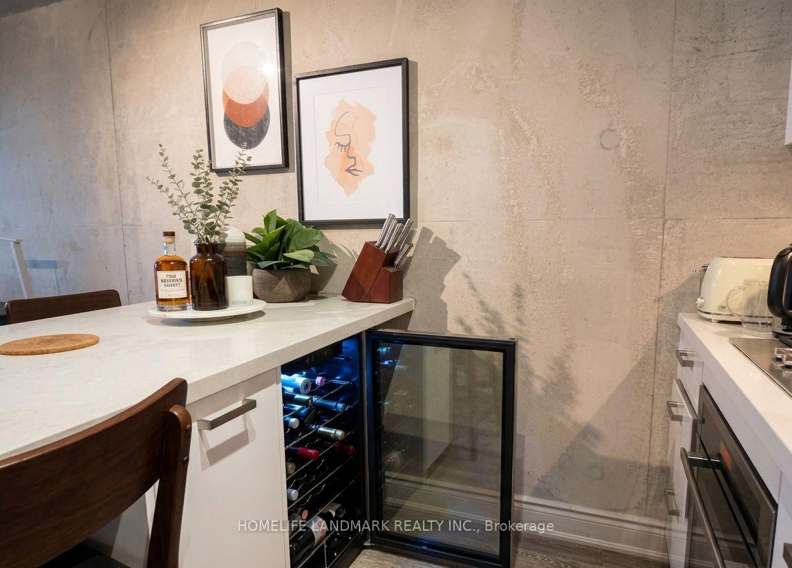 Photo 10 of Unit 716, 608 Richmond Street W, Toronto, Waterfront Communities — HOMEH