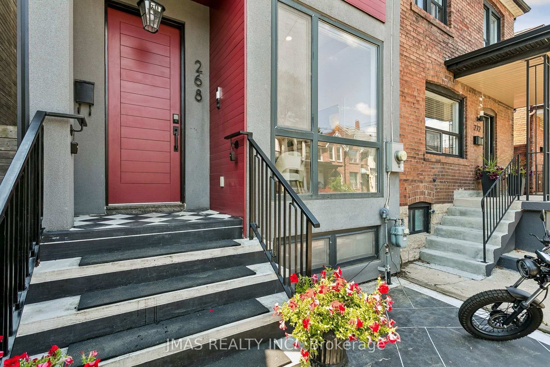 Photo of 268 Manning Avenue