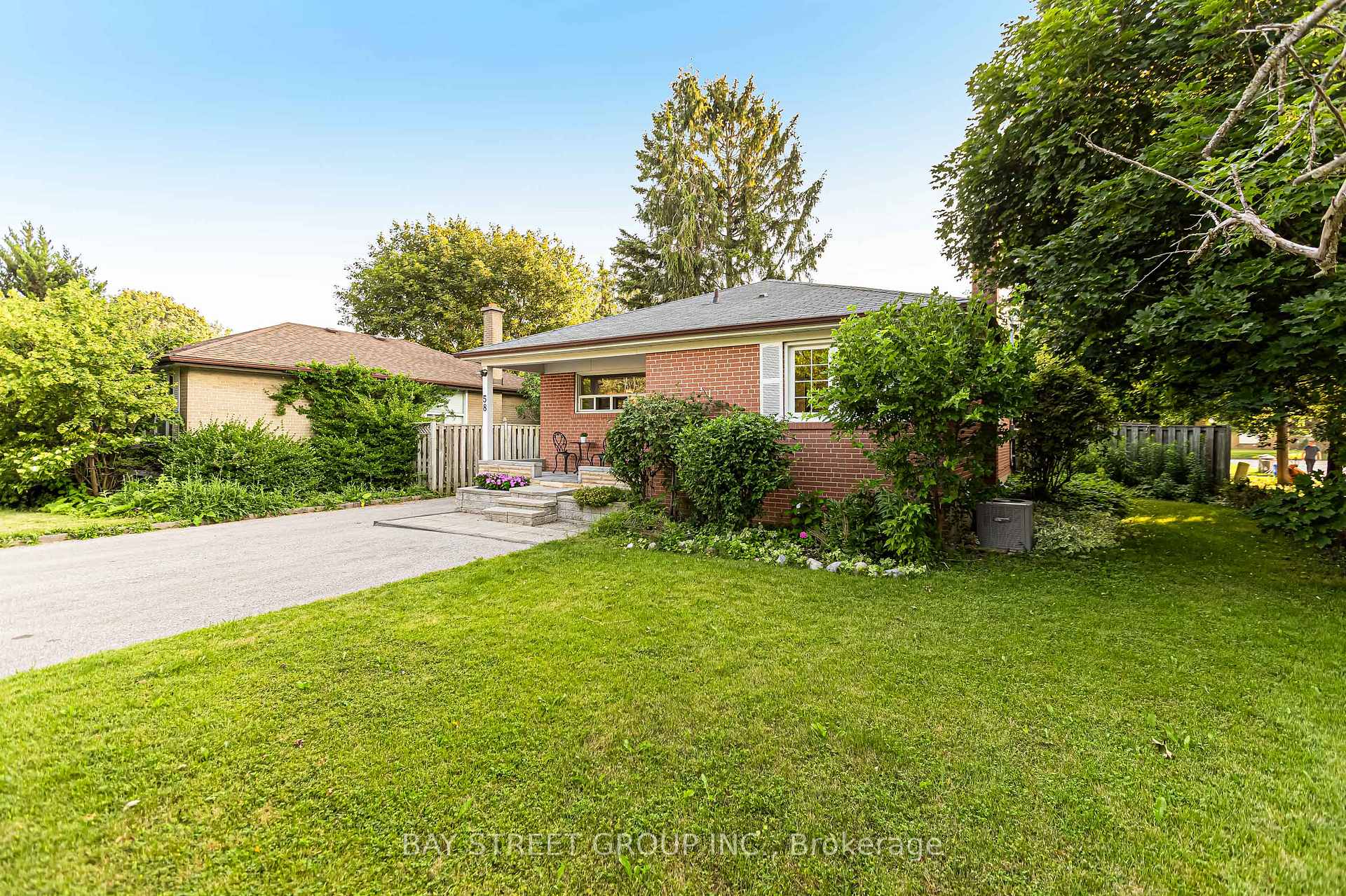 Photo 3 of 58 Billingsgate Crescent, Ajax, South East — HOMEH