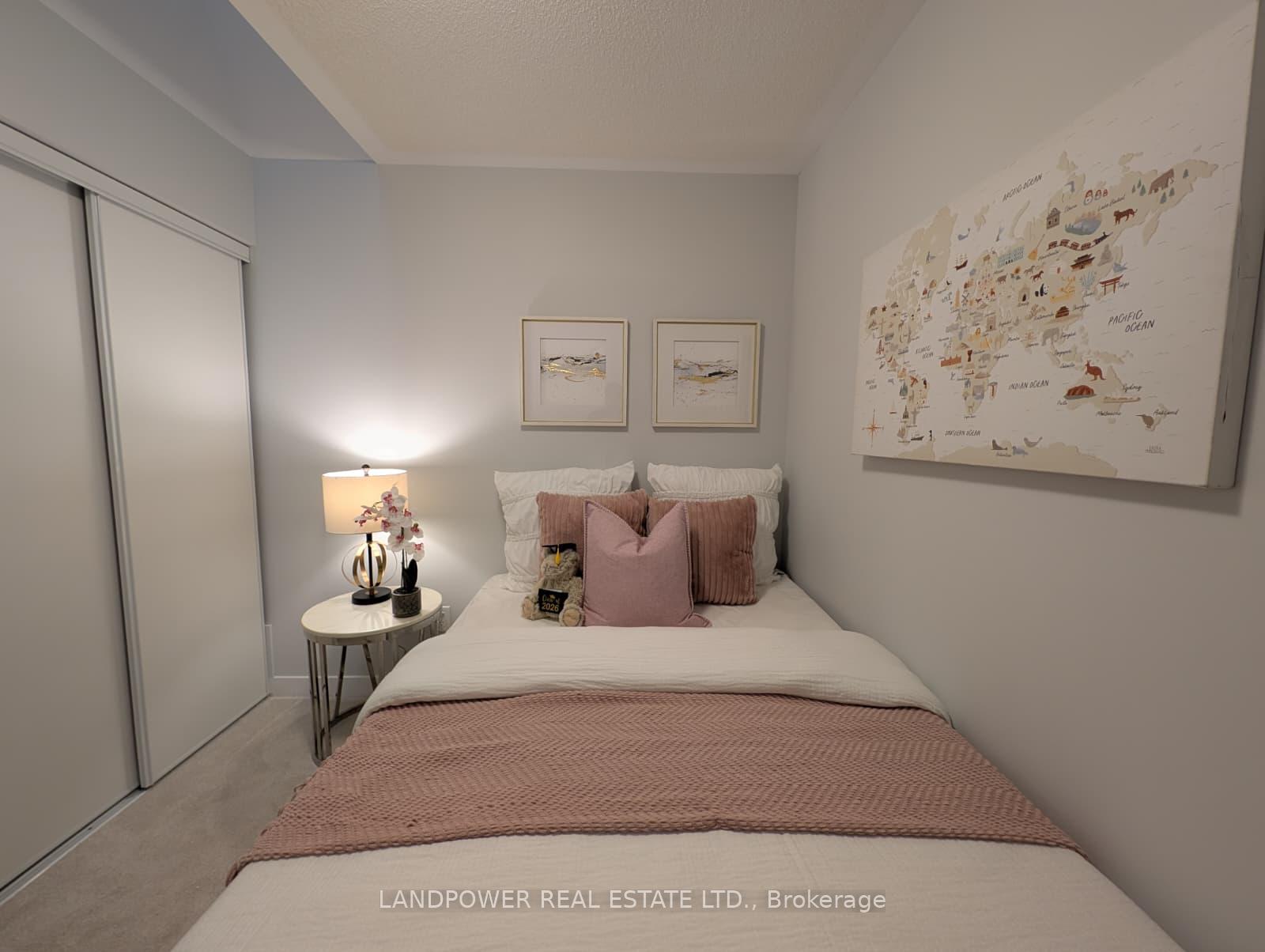 Photo 16 of 101 Anna Russell Way, Markham, Unionville — HOMEH