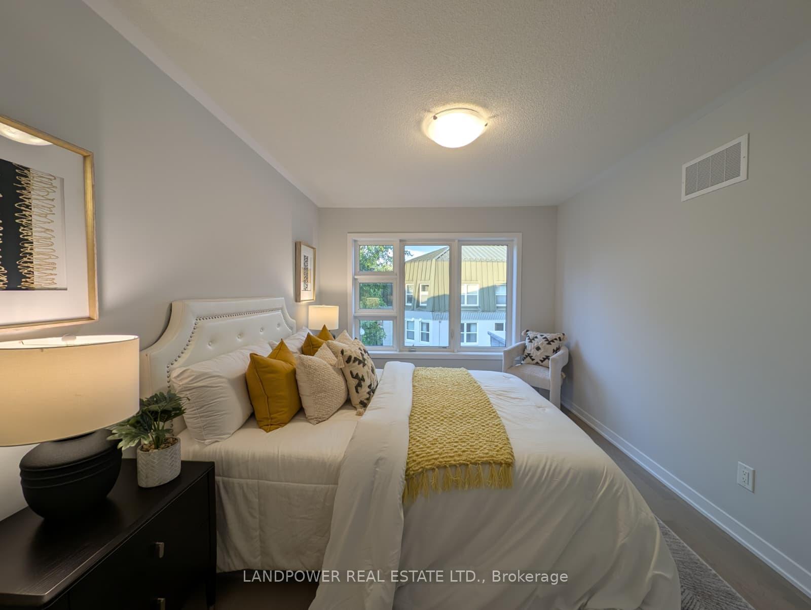 Photo 18 of 101 Anna Russell Way, Markham, Unionville — HOMEH