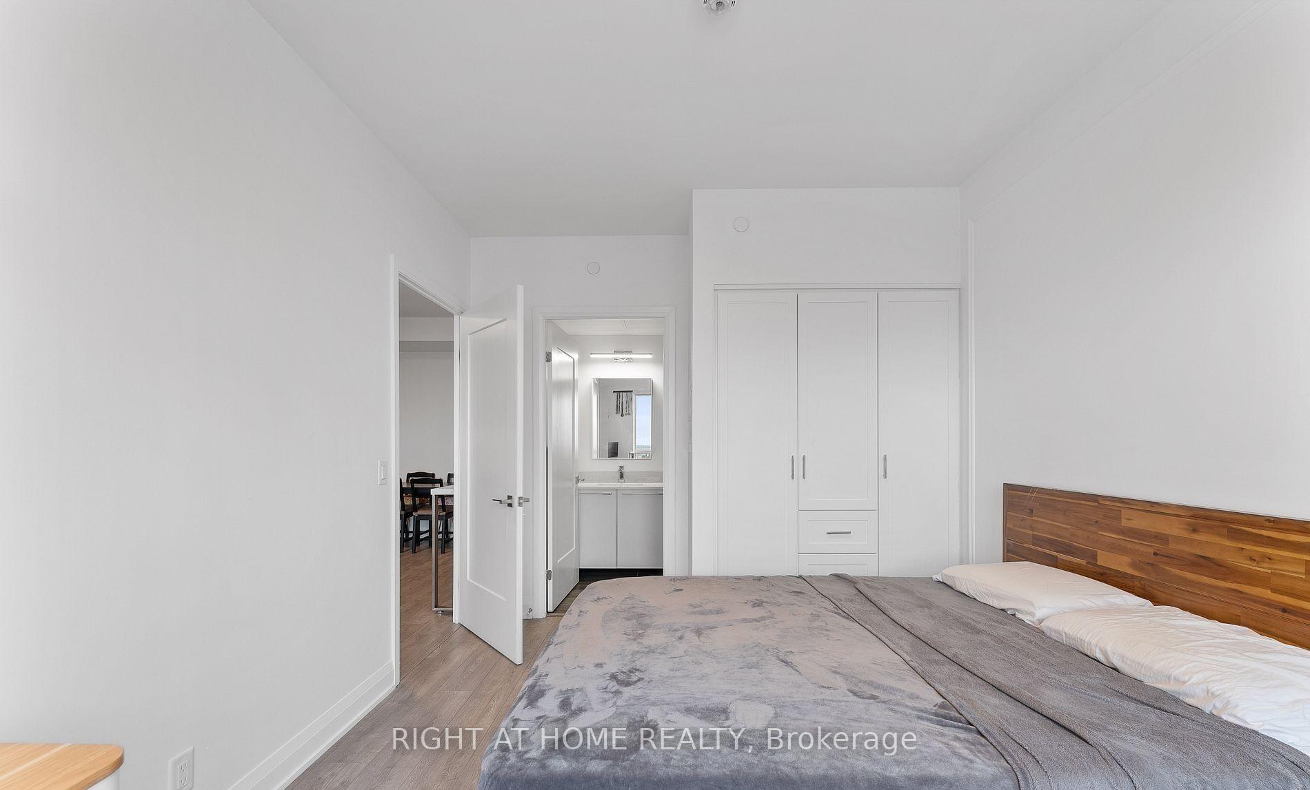 Photo 7 of Unit 3206, 8 Water Walk Drive, Markham, Unionville — HOMEH