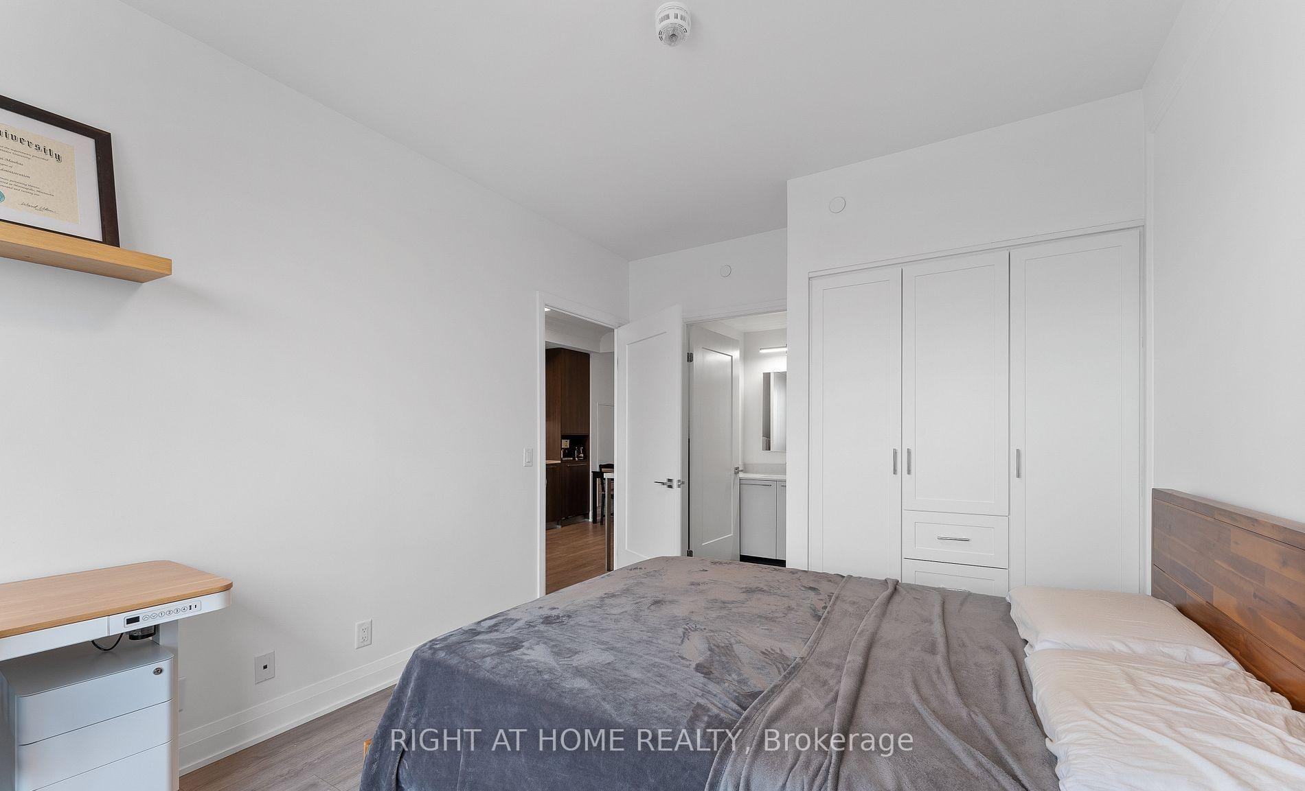 Photo 8 of Unit 3206, 8 Water Walk Drive, Markham, Unionville — HOMEH