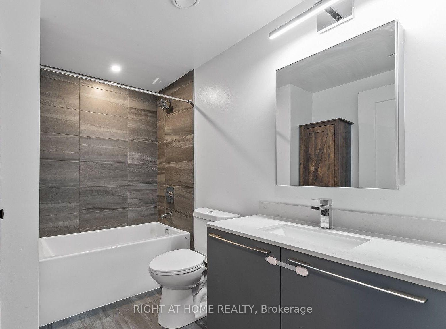 Photo 11 of Unit 3206, 8 Water Walk Drive, Markham, Unionville — HOMEH