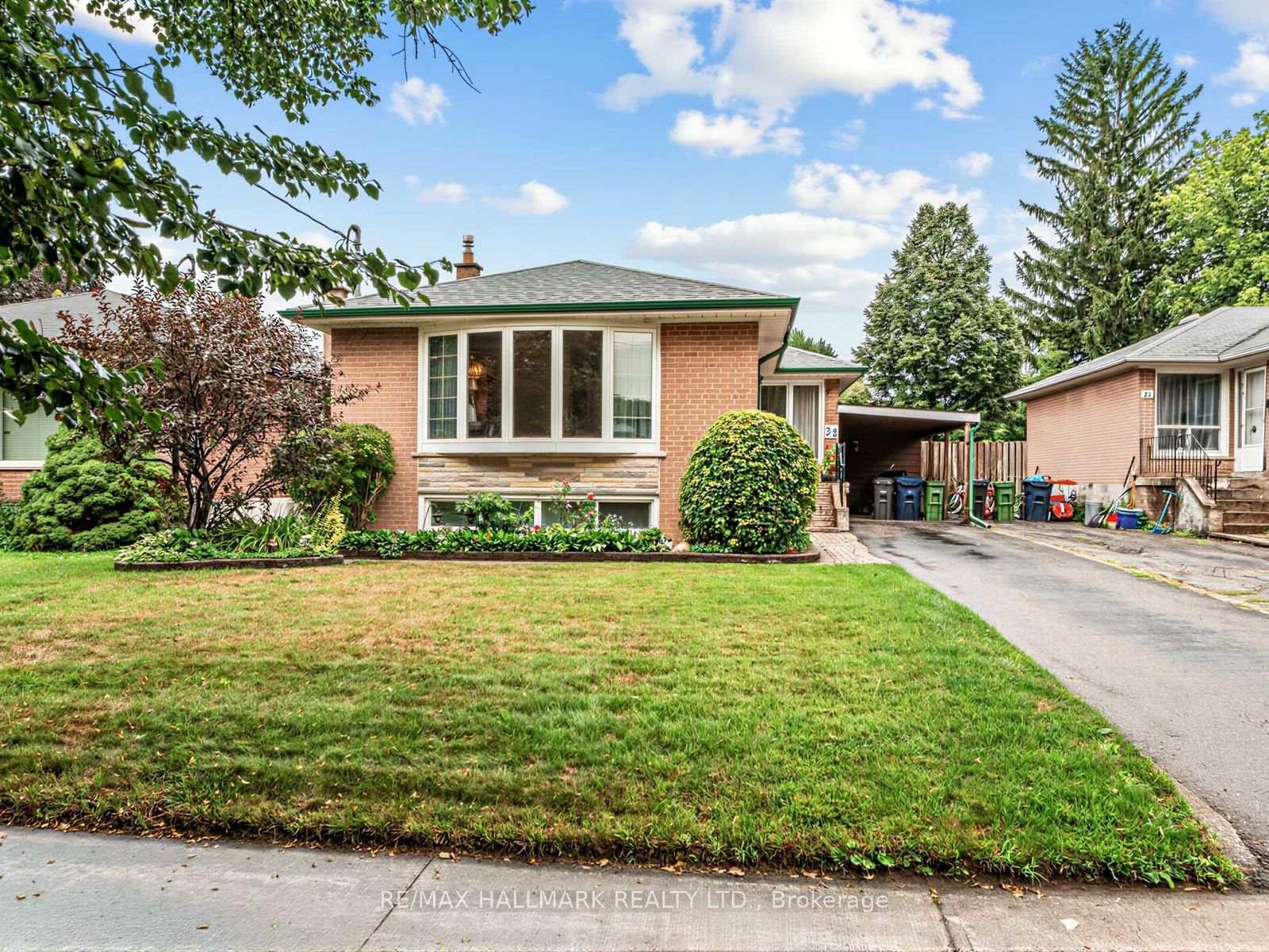 Photo 1 of 23 Lynnbrook Drive, Scarborough, Woburn — HOMEH