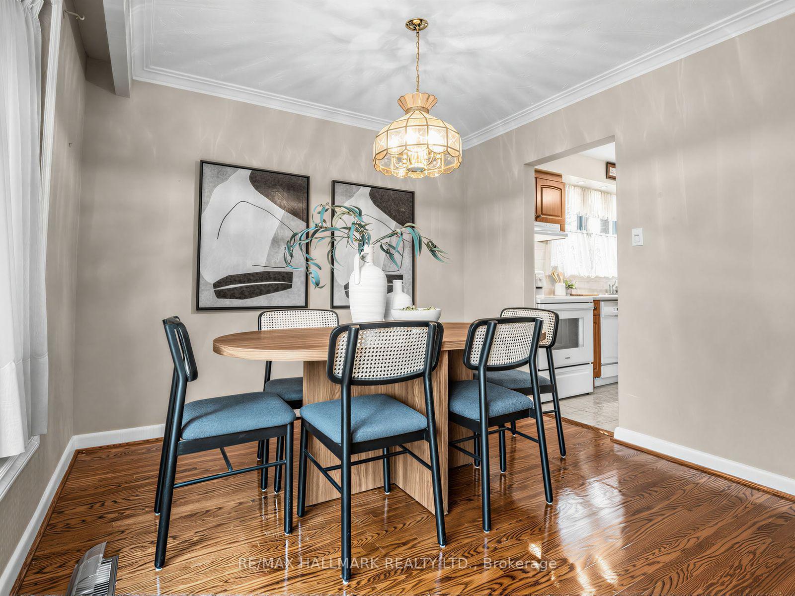 Photo 12 of 23 Lynnbrook Drive, Scarborough, Woburn — HOMEH