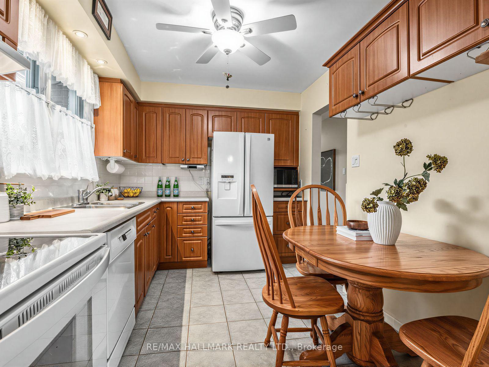 Photo 13 of 23 Lynnbrook Drive, Scarborough, Woburn — HOMEH