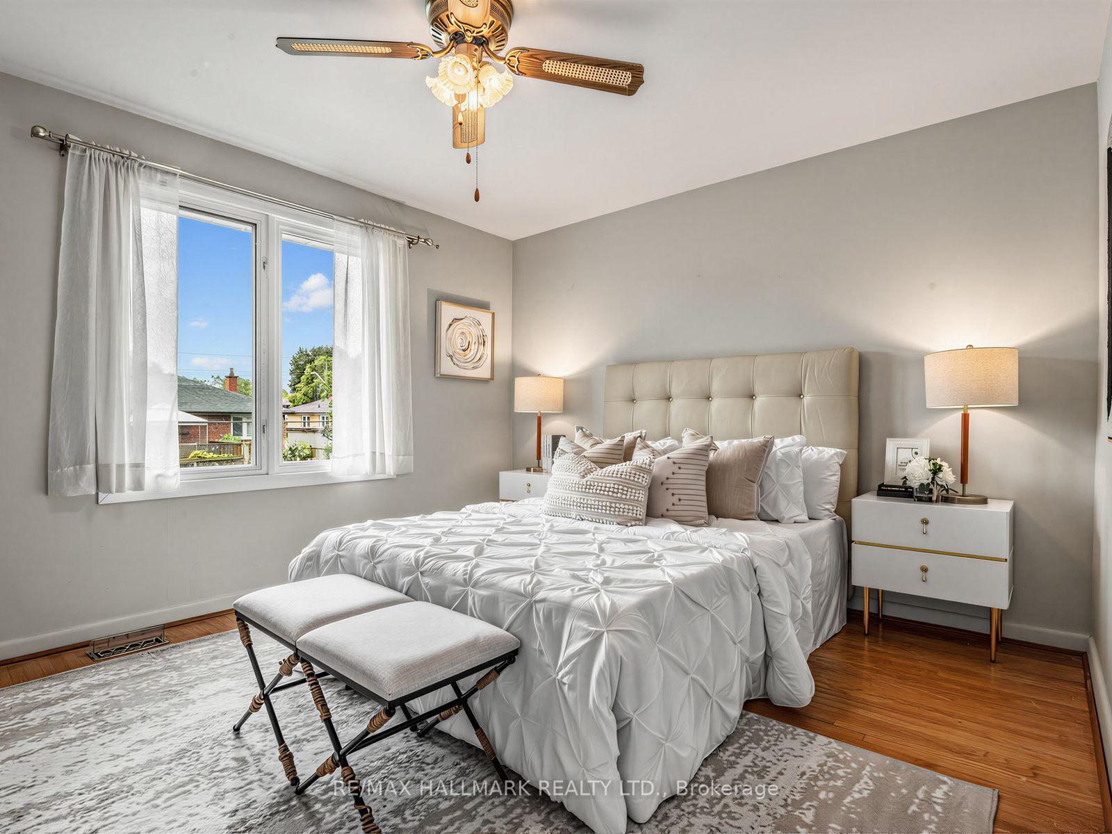 Photo 17 of 23 Lynnbrook Drive, Scarborough, Woburn — HOMEH
