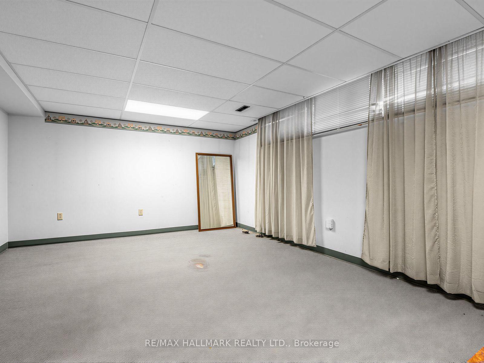 Photo 31 of 23 Lynnbrook Drive, Scarborough, Woburn — HOMEH