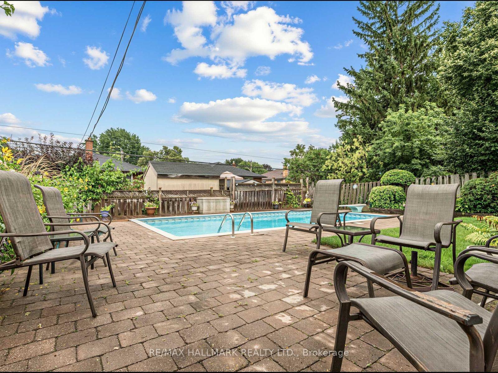 Photo 32 of 23 Lynnbrook Drive, Scarborough, Woburn — HOMEH
