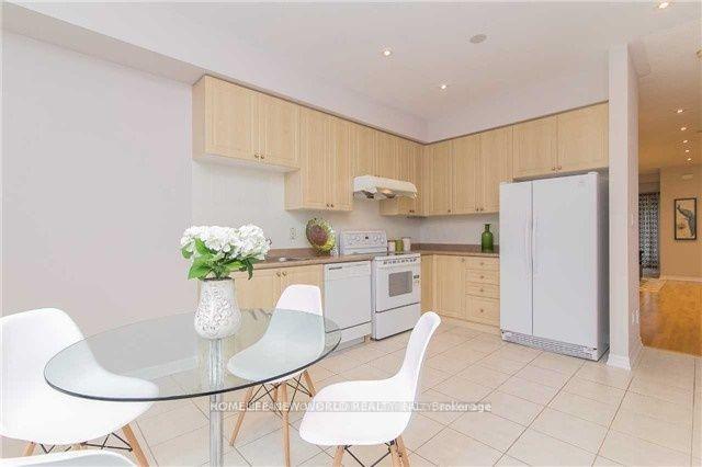 Photo 4 of Unit Upper, 6 Altamont Road, North York, Newtonbrook West — HOMEH