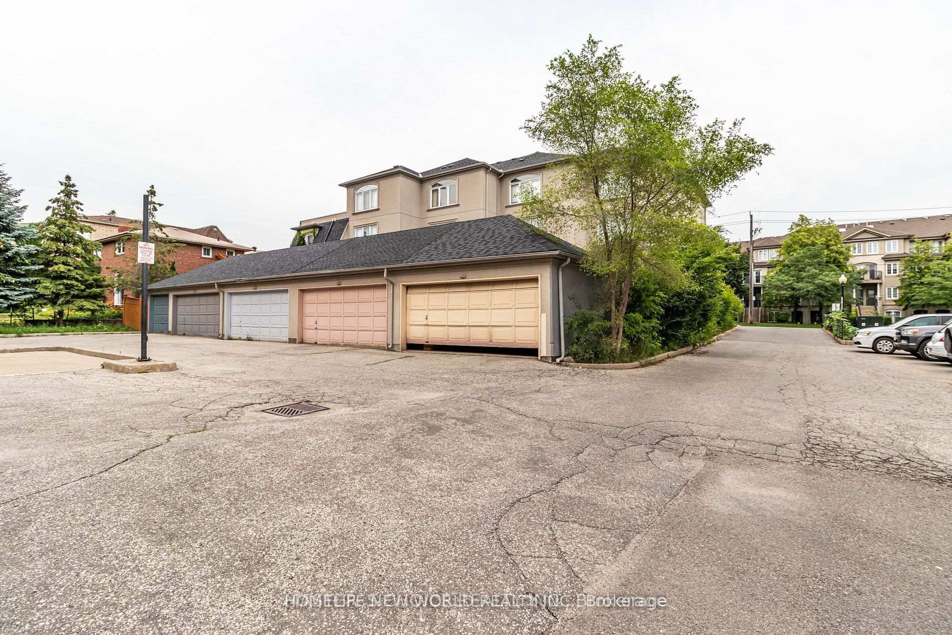 Photo 12 of Unit Upper, 6 Altamont Road, North York, Newtonbrook West — HOMEH